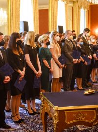 Prezident Miloš Zeman ve středu na Pražském hradě jmenoval pět desítek nových soudců. Nahradí soudce, kteří odešli nebo odejdou z justice do konce letošního července