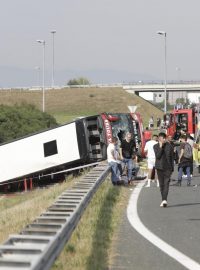 V neděli ráno havaroval autobus, který sjel z dálnice na východě Chorvatska