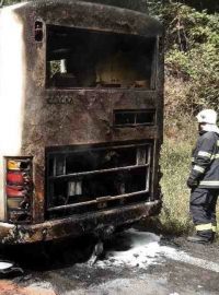 Hasiči likvidovali na Šumpersku požár autobusu