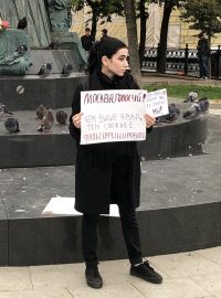 Ruští zákonodárci chystají omezení tzv. piket - fronty jednotlivců, kteří se střídají v protestu, by legislativa nově považovala za politický mítink