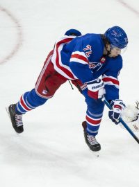 Útočník Filip Chytil v zápase NHL proti Washingtonu