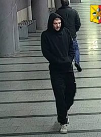 Podezřelý z útoku na seniorku v metru na Proseku  6. ledna 2021.