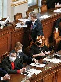 Ministři vlády Andreje Babiše (ANO) před hlasováním o nedůvěře