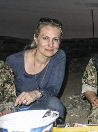 Novinářky Lenka Klicperová (druhá zleva) a Markéta Kutilová (čtvrtá zleva) zabývající se v posledních třech letech zejména válkou v Iráku a Sýrii.