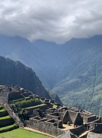 Prezident Nejvyššího kontrolního úřadu Miloslav Kala a čeští poslanci z kontrolního výboru na výletě na Machu Picchu v Peru