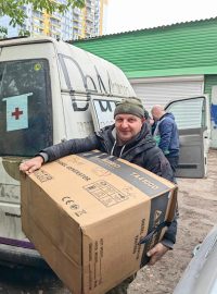 Dobrovolníci vezli na Ukrajinu i dieselové generátory, které jsou použitelné jak v terénu, tak při výpadku proudu