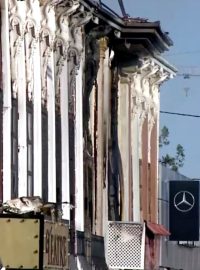 Poničená fasáda budovy nočního klubu v Murcii, ve kterém zahynulo nejméně 13 lidí