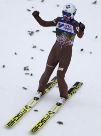 Polský skokan na lyžích Kamil Stoch má na dosah ruky vyrovnání nejlepšího výkonu na Turné čtyř můstků.
