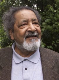 Ve věku 85 let zemřel britský spisovatel trinidadského původu Vidiadhar Surajprasad Naipaul, nositel Nobelovy ceny za literaturu (2001).