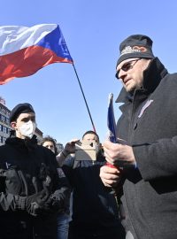 Lubomír Volný na nedělní demonstraci bez roušky