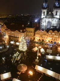 Nejen Praha letos přišla o vánoční trhy a slavnostní rozsvěcení vánočního stromu