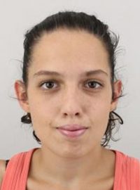 Policie pátrá po sedmnáctileté Sáře Bendikové a 16měsíční Emílii.
