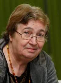 Česká publicistka, překladatelka z angličtiny a polštiny a bývalá disidentka Petruška Šustrová