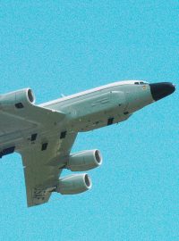 Letadlo pro elektronický průzkum a elektronický boj Boeing RC-135V/W Rivet Joint
