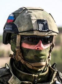 Ruský voják na základně nedaleko syrského Aleppa