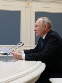 Ruský prezident Vladimir Putin v pátek pozval na státní návštěvu do Moskvy čínského prezidenta Si Ťin-pchinga