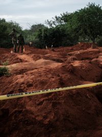 Hroby členů sekty v Keni nalezené v lese Shakahola