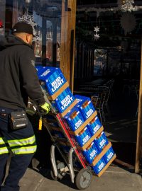 Oblíbené americké pivo Bud Light přišlo v roce 2023 o titul nejprodávanějšího piva v USA