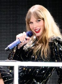 Bohoslužba s hudbou Taylor Swift se má zabývat jejím přístupem ke vztahu popmusic a politiky