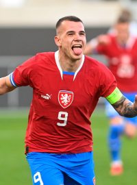 Václav Sejk se raduje ze vstřeleného gólu v zápase proti Islandu