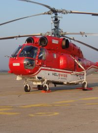 Vrtulníky Ka-32 se využívají k přepravě osob či nákladu