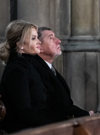 Bohoslužby se zúčastnili prezidentští kandidáti s manželkami. Andrej Babiš s Monikou