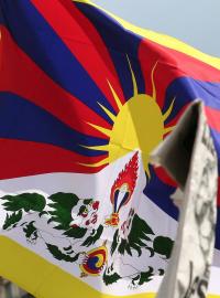 Tibetskou vlajku vyvěsily v Česku stovky radnic a desítky škol.