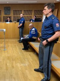 Soud s řidičem kamionu, který se u Uhříněvsi srazil s vlakem