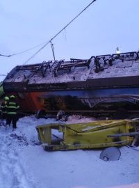 V České Třebová na Orlickoústecku se v neděli ráno před 06:00 srazily dva nákladní vlaky.